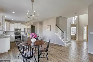 102 Berkshire Dr, Carlisle, PA 17015 - Photo 3