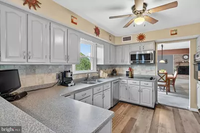 301 E Elmwood Avenue, Mechanicsburg, PA 17055 - Photo 13