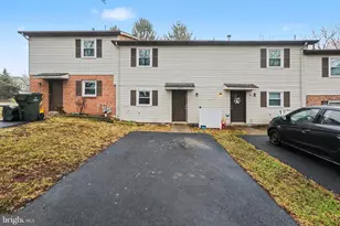 1725 English Dr, Mechanicsburg, PA 17055 - Photo 1