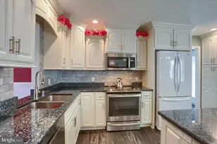 3819 Dorset Dr, Mechanicsburg, PA 17050 - Photo 11