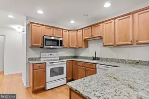 4230 Roth Farm Village Cir, Mechanicsburg, PA 17050 - Photo 7