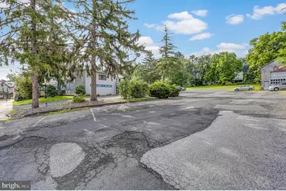 5 W Pine Street, Mount Holly Springs, PA 17065 - Photo 3