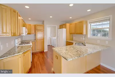 8 Longwood Drive, Mechanicsburg, PA 17050 - Photo 5