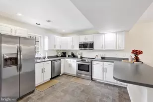 341 Stonehedge Ln, Mechanicsburg, PA 17055 - Photo 5