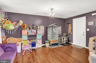 212 Chestnut St, Mount Holly Springs, PA 17065 - Photo 9