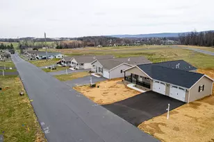 26 Burke Dr, Shippensburg, PA 17257 - Photo 5