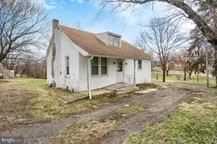 475 Wolfs Bridge Rd, Carlisle, PA 17013 - Photo 3