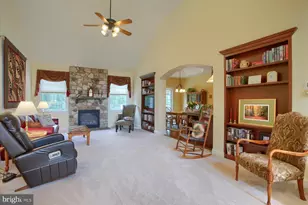 37 Old Coach Ln, Carlisle, PA 17013 - Photo 9