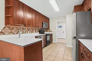 811 Wellington Dr, Carlisle, PA 17013 - Photo 7