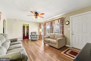 24 Maple Dr, Mechanicsburg, PA 17050 - Photo 3