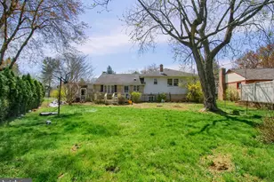 12 Center Dr, Camp Hill, PA 17011 - Photo 19