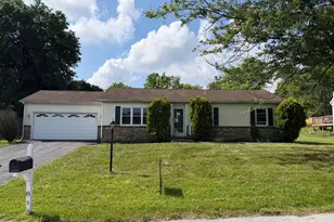 8 Wheatfield Dr, Carlisle, PA 17015 - Photo 1