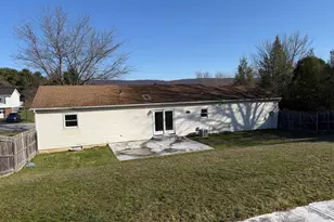 8 Wheatfield Dr, Carlisle, PA 17015 - Photo 7