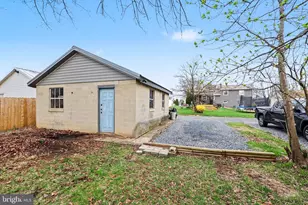 121 E Portland St, Mechanicsburg, PA 17055 - Photo 23