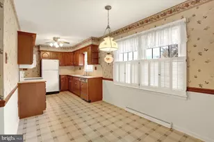 323 Evergreen St, New Cumberland, PA 17070 - Photo 5