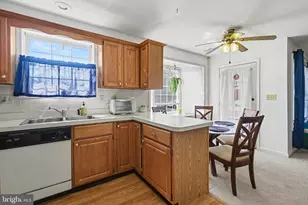 126 W Portland St, Mechanicsburg, PA 17055 - Photo 9