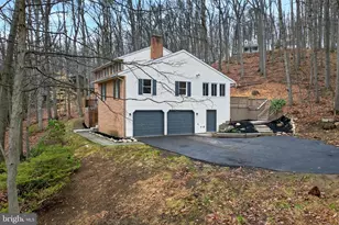 600 Rocky Dr, Boiling Springs, PA 17007 - Photo 3