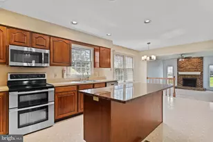 914 Maplewood Ln, Enola, PA 17025 - Photo 3