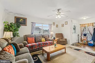 121 Oriole Dr, Carlisle, PA 17013 - Photo 9