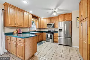 300 Thomas Dr, Mechanicsburg, PA 17050 - Photo 7