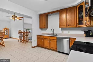 924 W Trindle Rd, Mechanicsburg, PA 17055 - Photo 11