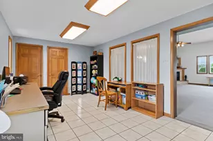 924 W Trindle Rd, Mechanicsburg, PA 17055 - Photo 21