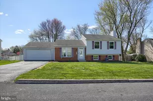 915 Derbyshire Ave, Mechanicsburg, PA 17055 - Photo 3
