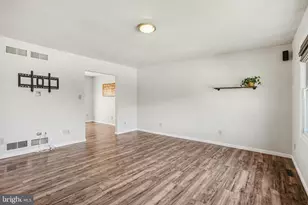 48 Liberty Dr, Mount Holly Springs, PA 17065 - Photo 5