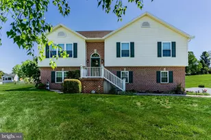 22 Cobblestone Dr, Carlisle, PA 17015 - Photo 3