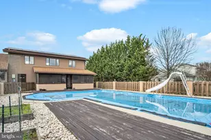 300 Hollowbrook Dr, Carlisle, PA 17013 - Photo 3