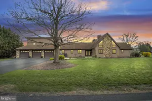 300 Hollowbrook Dr, Carlisle, PA 17013 - Photo 1