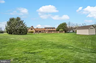 300 Hollowbrook Dr, Carlisle, PA 17013 - Photo 5