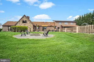 300 Hollowbrook Dr, Carlisle, PA 17013 - Photo 43