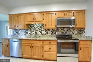 313 Croghan Dr, Carlisle, PA 17013 - Photo 9