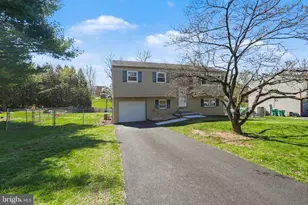 3912 Brookridge Dr, Mechanicsburg, PA 17050 - Photo 3