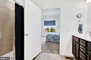 800 Aurora Dr, Mechanicsburg, PA 17055 - Photo 15