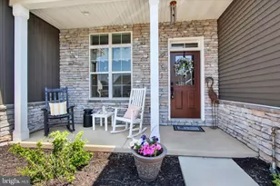 800 Aurora Dr, Mechanicsburg, PA 17055 - Photo 1