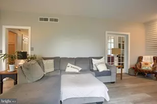 328 E Meadow Dr, Mechanicsburg, PA 17055 - Photo 11