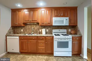 5221 Stuart Dr, Mechanicsburg, PA 17055 - Photo 11