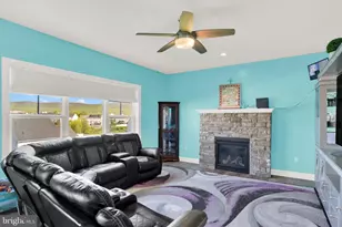 105 S South Mountain Dr, Carlisle, PA 17013 - Photo 9