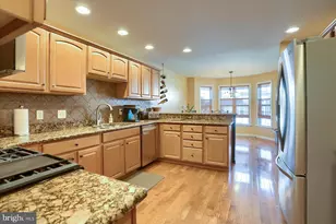4250 Roth Farm Village Cir, Mechanicsburg, PA 17050 - Photo 3
