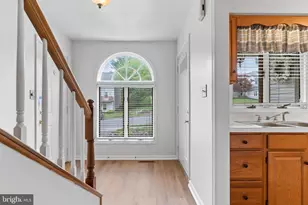 1724 Creek Vista Dr, New Cumberland, PA 17070 - Photo 3