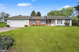 280 Shatto Dr, Carlisle, PA 17013 - Photo 1