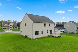 875 Ashfield Dr, Carlisle, PA 17015 - Photo 3