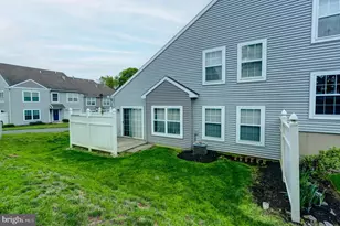 80 Courtyard Dr, Carlisle, PA 17013 - Photo 5