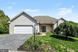 2425 Rolling Hills Dr, Mechanicsburg, PA 17055 - Photo 1