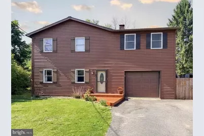 307 W Pine Street, Mount Holly Springs, PA 17065 - Photo 1