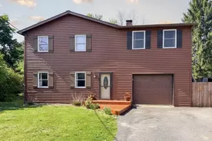 307 W Pine St, Mount Holly Springs, PA 17065 - Photo 1
