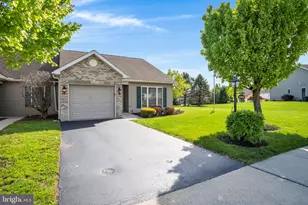 206 Brighton Dr, Carlisle, PA 17015 - Photo 1