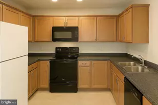 523 Cambridge Ln, Shippensburg, PA 17257 - Photo 5